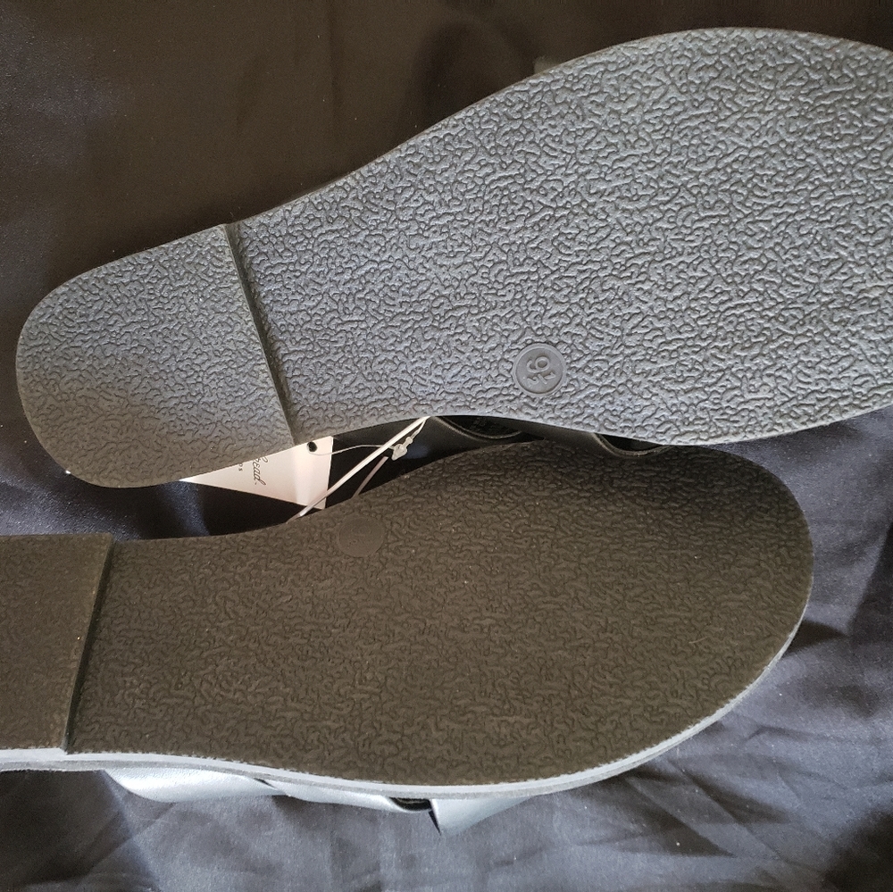 Sandals - Picture 2 of 2